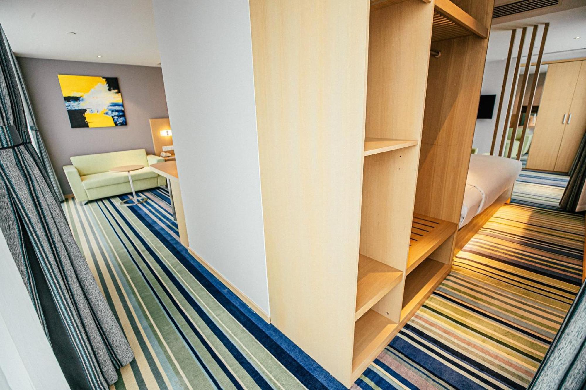 Holiday Inn Express Yingkou Onelong Plaza By Ihg Gaizhou Eksteriør bilde